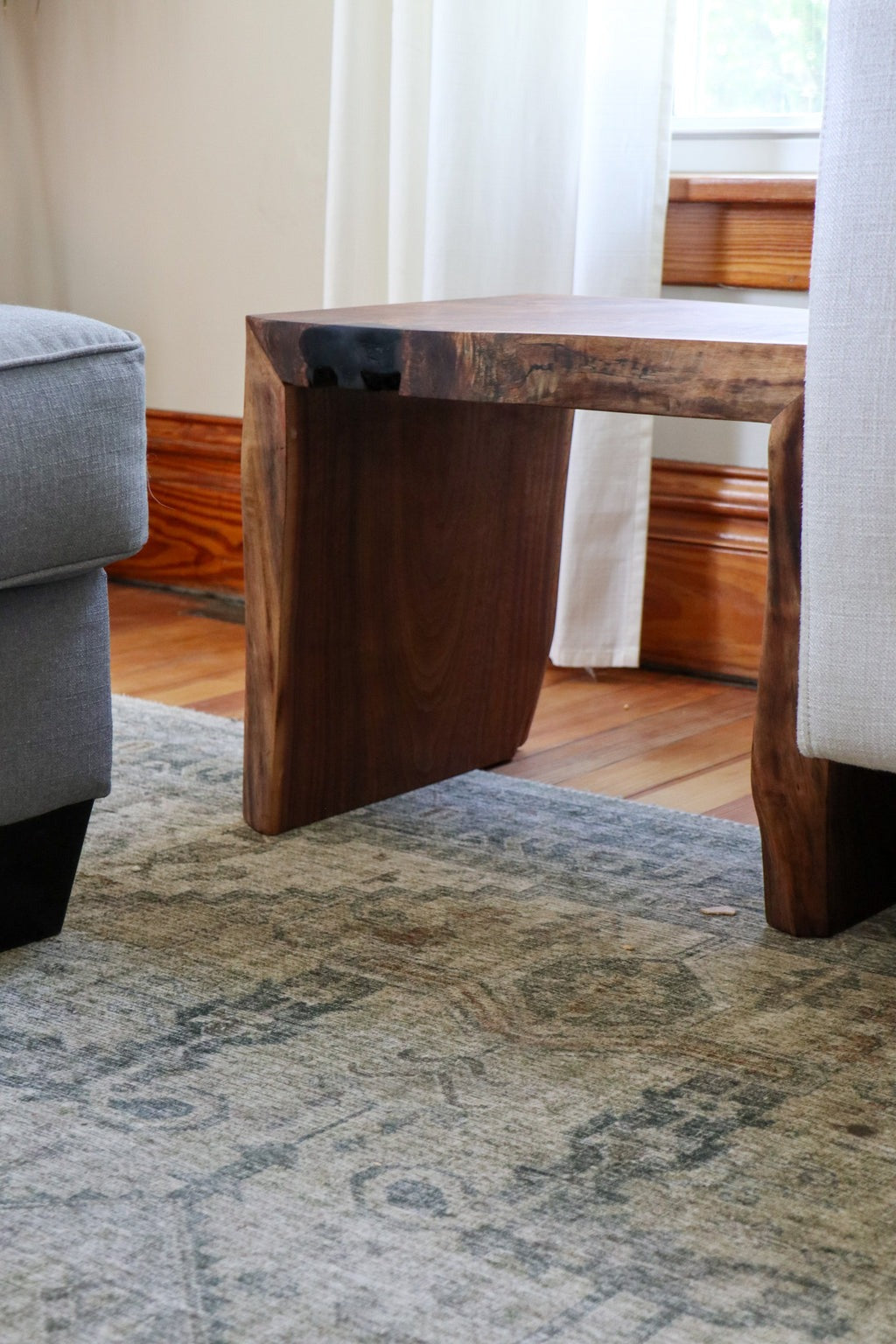 Live Edge Sheesham Waterfall Side Table – Solid Wood Coffee / End Table with Natural Edge